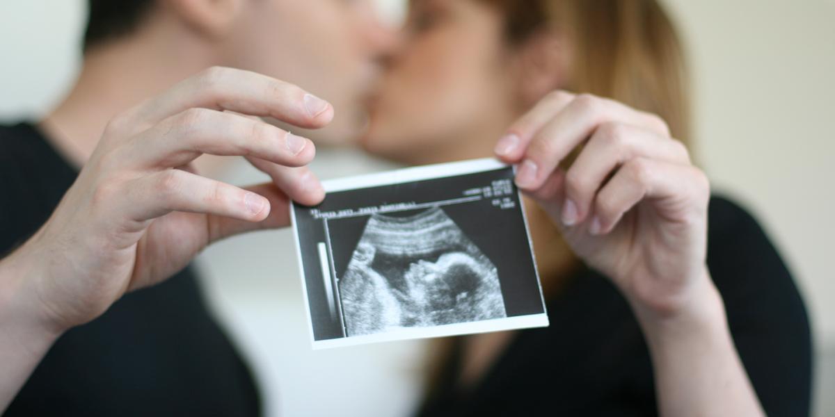 couple with ultrasound image